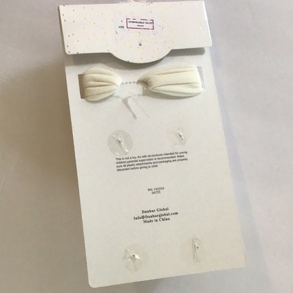 Fancy Bow Set - Picture 2 of 2